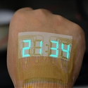 (Paper) A Stretchable Stopwatch Lights Up Human Skin