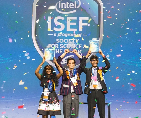 (Video) Autonomous Robotic Window Cleaner Takes First Place at Intel ISEF