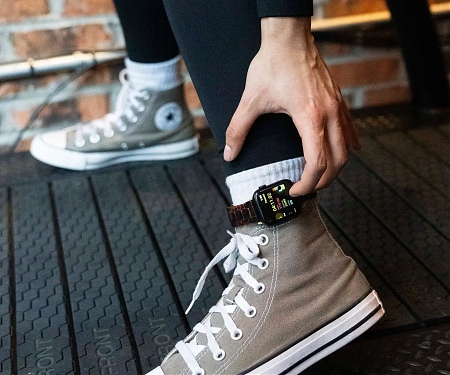 Wearing an Apple Watch on the Ankle? New Report Explains the Trend
