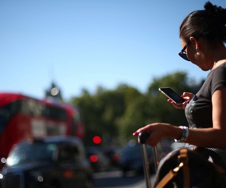 When Facebook Goes Down, People Go Read the News