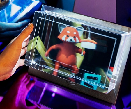 The Looking Glass Makes Sci-Fi Movie-Style Holograms a Reality