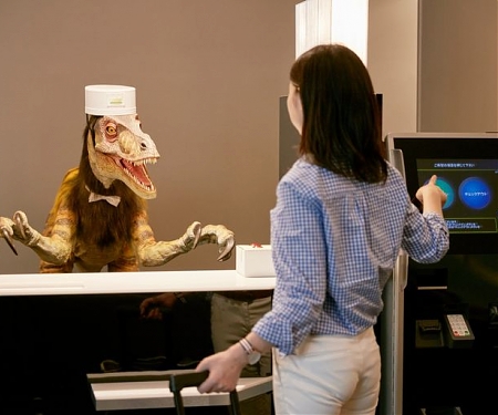 New Japanese Henn-na Hotel  Has Robot Staff and No Room Keys