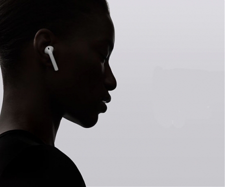Wireless Headphone Sales Jump Threefold After Apple Drops the Headphone Jack