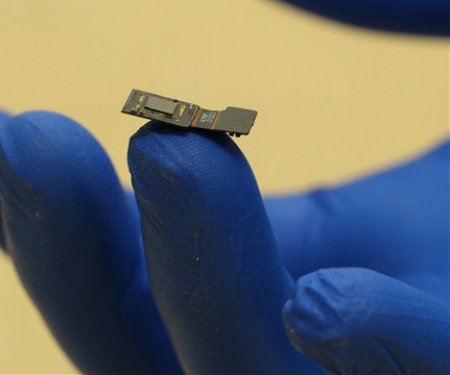 This Chip Beams Images Onto The Brain to Help The Blind See Again