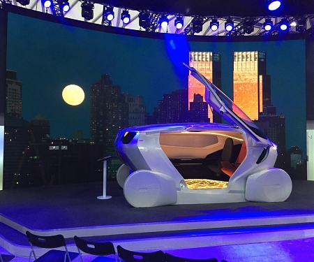 Self-Driving 'InMotion' Concept Puts Your Living Room on Wheels