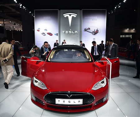 (PDF) Mckinsey - Dynamics in The Global Electric-Vehicle Market