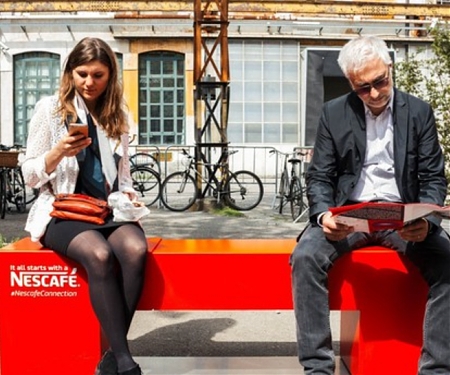 (Video) Nescafé : The Hello Bench