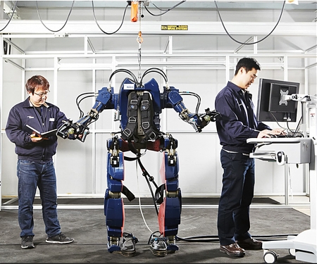 Hyundai Beefs Up Robotic Exoskeleton