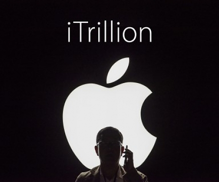 Apple Closes Above $900 Billion Milestone in Climb to $1 Trillion Market Cap