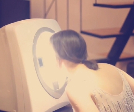 (Video) The World's First Digital Makeup Artist - MODA by FOREO