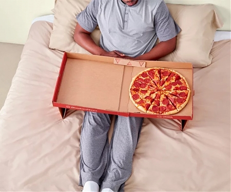 Boston Pizza Box Makes Pizzas Even More of a Comfort Food