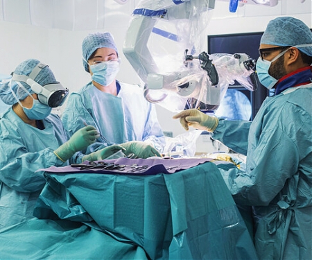 eXeX and Cromwell Hospital Pioneer The First Use of Apple Vision Pro in UK Surgery