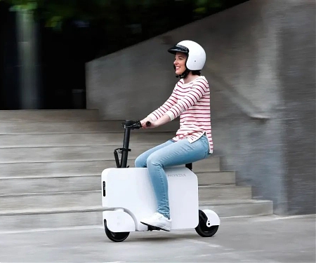 Honda Brings Back Its ’80s MotoCompo Micro-motorcycle, But This Time It’s Electric