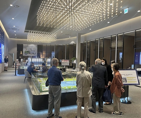 Fast-Aging Korea Sees Money in Luxury Retirement Homes