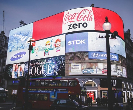 (Infographic) Who's Advertising in a 'Very Mixed Economy'?