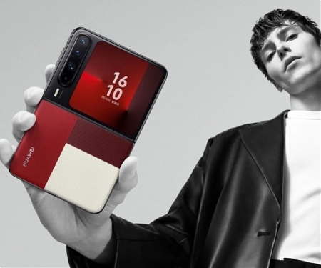 HUAWEI Pura X : Wide-Format Design Breaks Foldable Boundaries