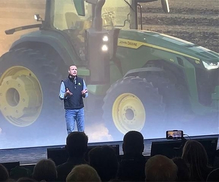 (CES 2025) John Deere Wants Self-Driving Tractors to Help with America’s Farmhand Shortage