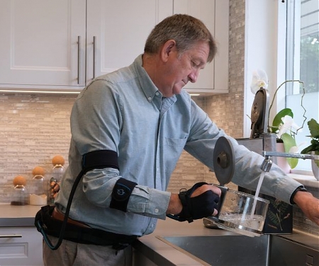 Soft Robotic Glove Returns Gripping Power to Weakened Hands - Bioservo