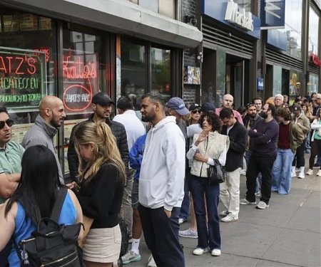 The Rise of ‘Conspicuous Waiting’:  How Gen Z is Turning the Queue into a Status Symbol