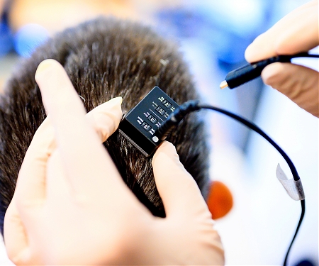 (Video) A Streaming Brain-to-Voice Neuroprosthesis to Restore Naturalistic Communication