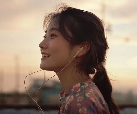 Bird’s Singing Inspired Tweettunes Concept Earphones