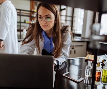 How are Researchers Using AI ? Survey Reveals Pros and Cons for Science