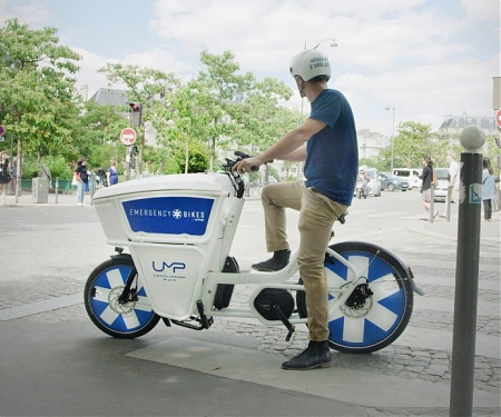 (Video) Emergency Ebike Ambulance Hits the Streets of Paris