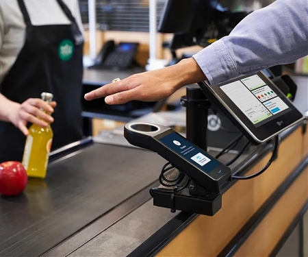 (Video) Amazon's Creepy Palm Reading Payment System Is Taking Over Whole Foods