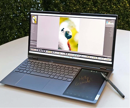 (CES 2022) Lenovo's New ThinkBook Has a Bizarre Second Display