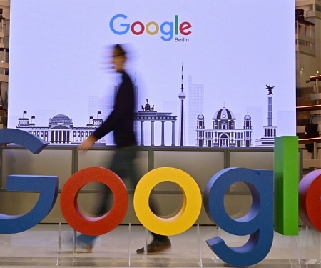 (PDF) Earning Report : Alphabet Reports Big 4th-Quarter Beat ; Stock Pops
