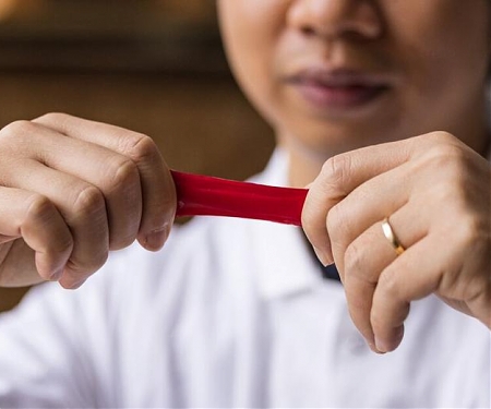 (Paper) Scientists Created World’s First Stretchy Washable Battery