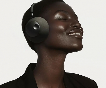 SATELLITE Versatile Sound Device Transforms Into Headphones or Portable Speaker