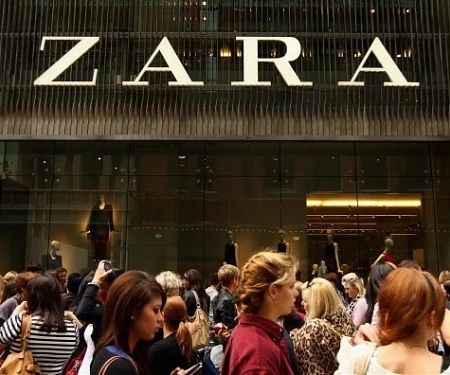 Zara Shoppers are Crowding Back to The Brand's Stores, And It's Sending Sales Skyrocketing