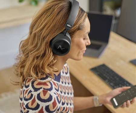 Brain-Sensing Headphones Know When Your Focus Starts To Drift