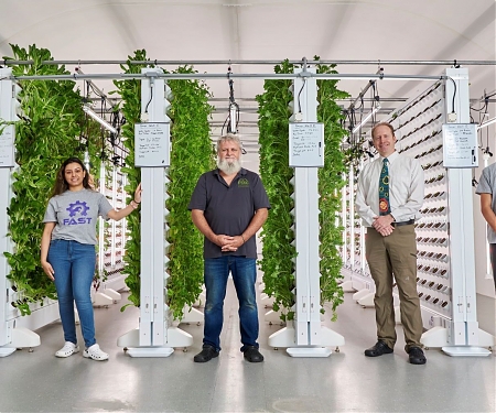 Net-zero Vertical Farm Aims to Solve a Growing Berry Problem