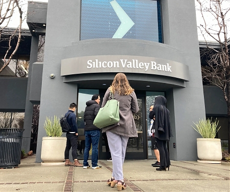 Silicon Valley Bank’s Meltdown Visualized